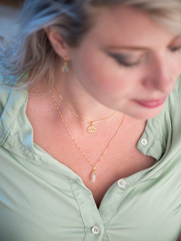 Ketting Necklace Lotus & Necklace Gemstone Rhana Maansteen 925 sterling zilver en 18K goud Laura Design