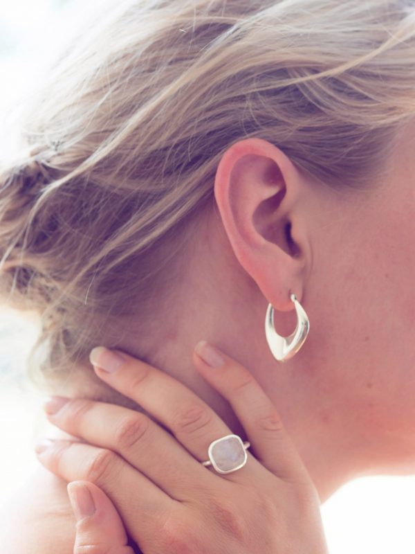Oorbellen Hoop Earrings Adelin & Ring Gemstone Miley Maansteen 925 sterling zilver mat Laura Design