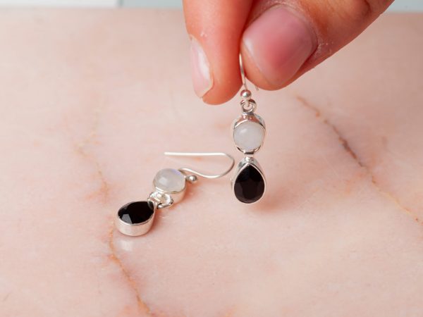 Oorbellen Earring Gemstone Luna 925 sterling zilver Black Onyx en Maansteen Laura Design