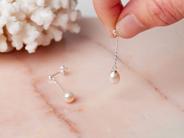 Oorbellen Earring Pearl Anais 925 sterling zilver zoetwaterparel Laura Design