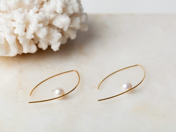 Oorbellen Earring Pearl Emilia 925 sterling zilver en 18K goud zoetwaterparel Laura Design