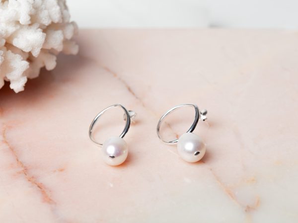 Oorbellen Hoop Earrings Pearl Aleyna 925 sterling zilver zoetwaterparel Laura Design