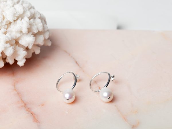 Oorbellen Hoop Earrings Pearl Aleyna 925 sterling zilver zoetwaterparel Laura Design