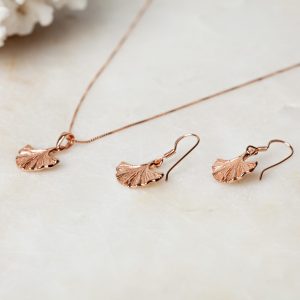 Geschenkset Necklace Ginkgo Leaf & Earring Ginkgo Leaf Long 925 sterling zilver en 18K roségoud Laura Design