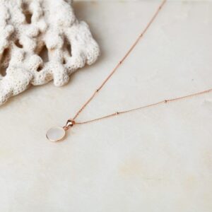 Ketting met parelmoer hanger Necklace June 925 sterling zilver en 18K roségoud & parelmoer Laura Design