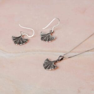 Sieradenset Ginkgo Leaf - ketting en oorbellen Necklace Ginkgo Leaf & Earring Ginkgo Leaf Long 925 sterling zilver oxidized Laura Design