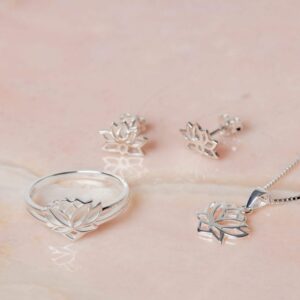 Lotusbloem Sieradenset Lotus - Necklace Lotus & Earstud Lotus & Ring Lotus Lexie 925 sterling zilver Laura Design