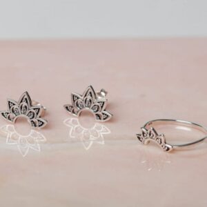 Arabesque bloemvormige Sieradenset Mila - Ring Mila & Earstud Mila 925 sterling zilver oxidized Laura Design