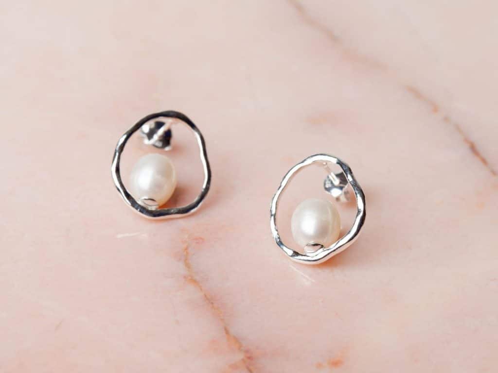 Parel oorbellen Earring Pearl Olive 925 sterling zilver zoetwaterparel Laura Design