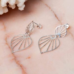 Waaiervormige oorbellen Earring Dahlia 925 sterling zilver half mat Laura Design