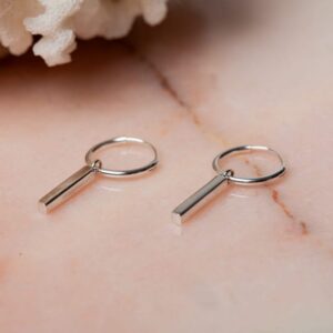 Oorbellen met staafvormige bedeltjes Hoop Earrings Lynn 925 sterling zilver Laura Design