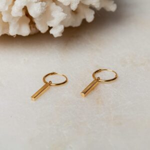 Oorbellen met staafvormige bedeltjes Hoop Earrings Lynn 925 sterling zilver en 18K goud Laura Design