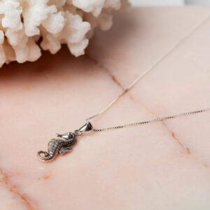 Ketting met zeepaard hanger Necklace Cavalo Marinho 925 sterling zilver oxidized Laura Design