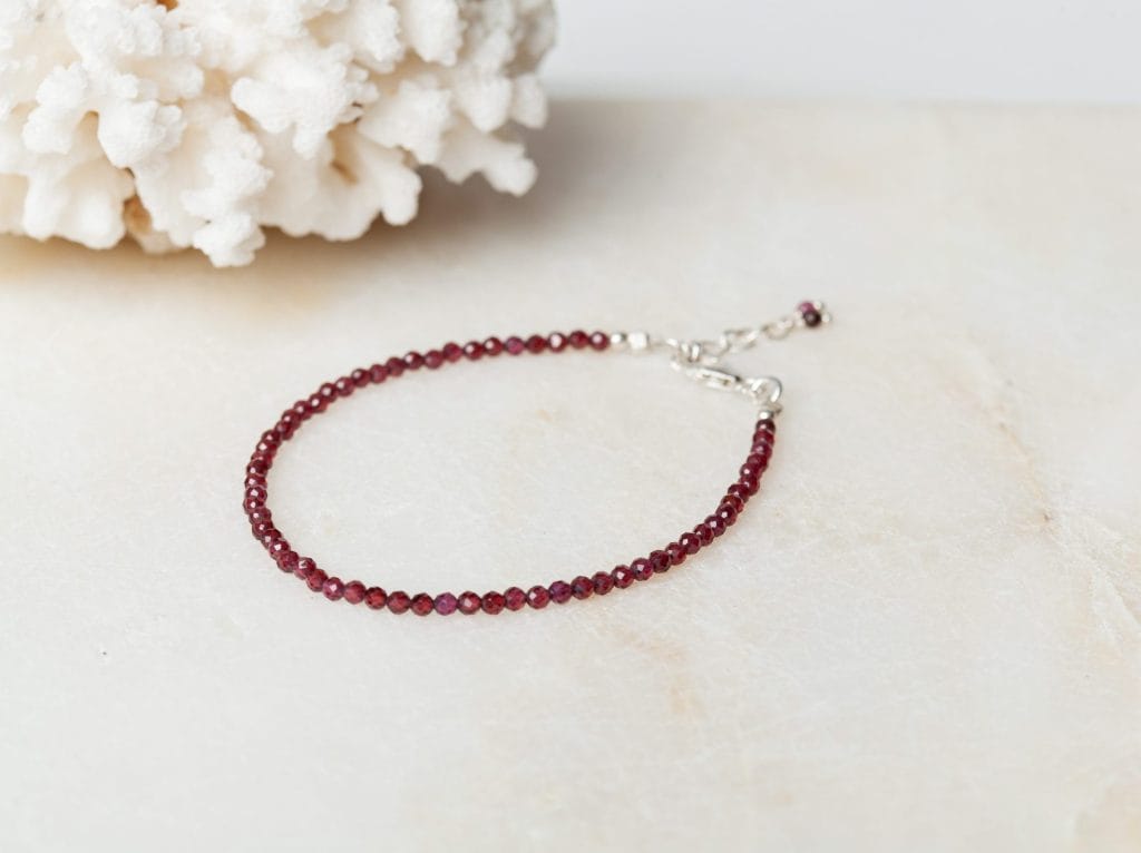 Edelsteen armband Bracelet Gemstone Red Garnet 925 sterling zilver en Rode Granaat Laura Design