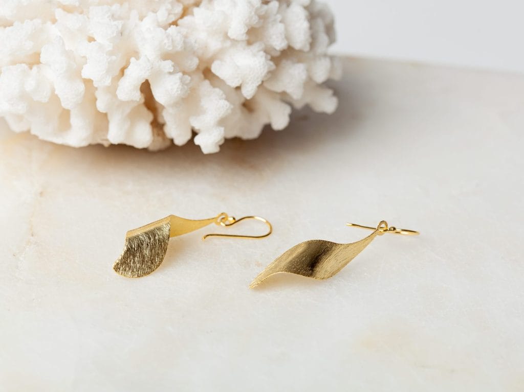 Gedraaide oorbellen Earring Autumn 925 sterling zilver en 18K goud mat Laura Design